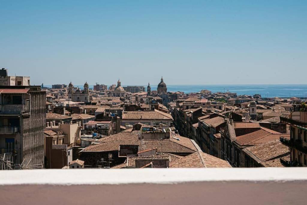 Apartamento Attico In Pieno Centro Storico Di Catania Exterior foto